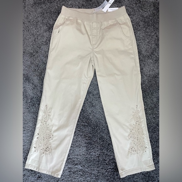 Chico’s pull-on embroidered eyelet hem cotton tan crop capris pants women’s 6 - Picture 1 of 15